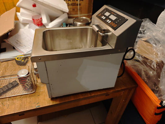 2800w  8.5升 电脑版油炸锅